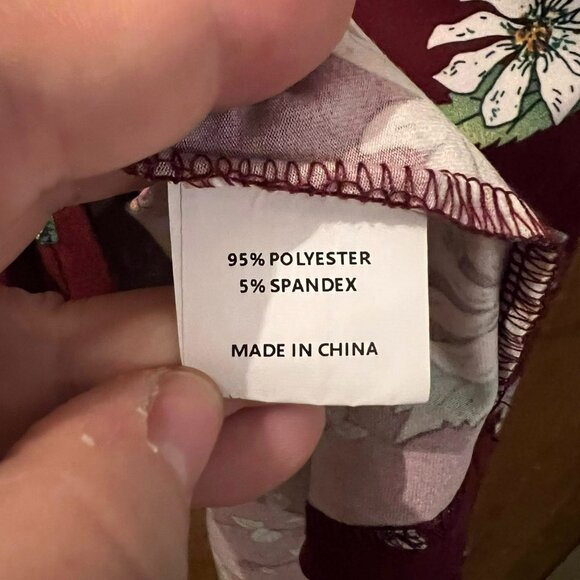 Size 4X - U.Vomade - Maroon and Pink Floral Short Sleeve Knit Pullover - Picture 6 of 7